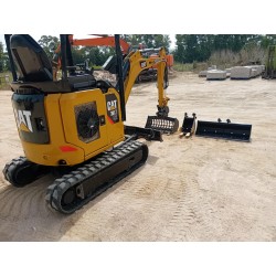 Miniescavatore Caterpillar 301.7 - 18 Quintali -  2200 Ore - Inclusi attacco rapido e 2 benne