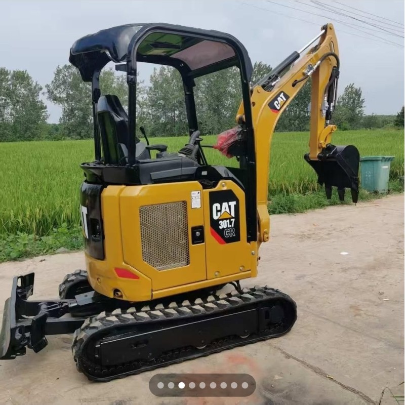 Caterpillar 301.7 2018  -  2800 Ore - Inclusi attacco rapido e 2 benne
