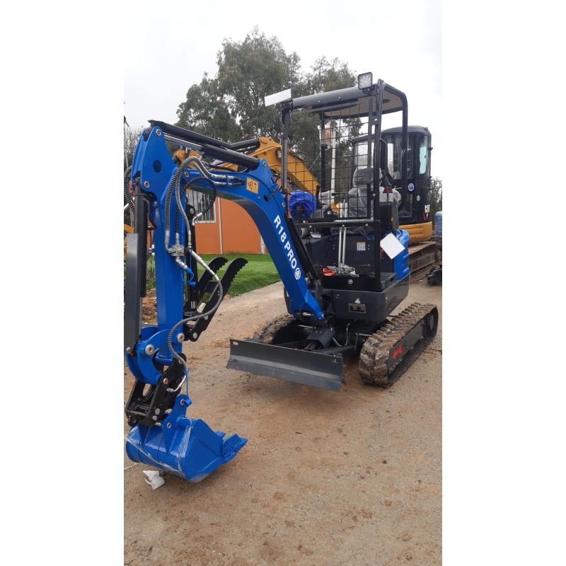 Escavatore Rippa 18 quintali con motore 3 cilindri Kubota